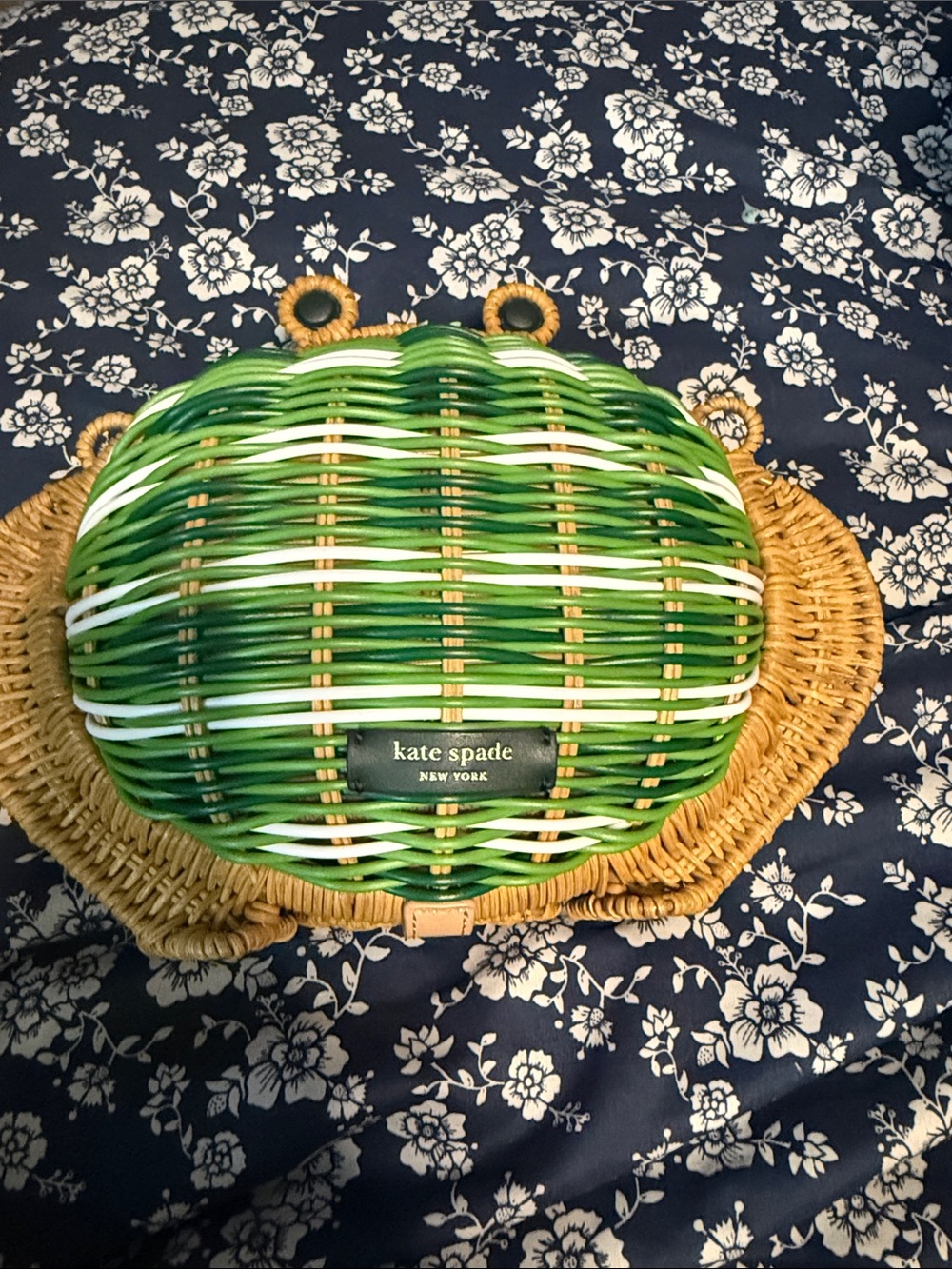 kate spade Wicker Frog Shoulder Bag in Green, White, Tan - Picture 3 of 4